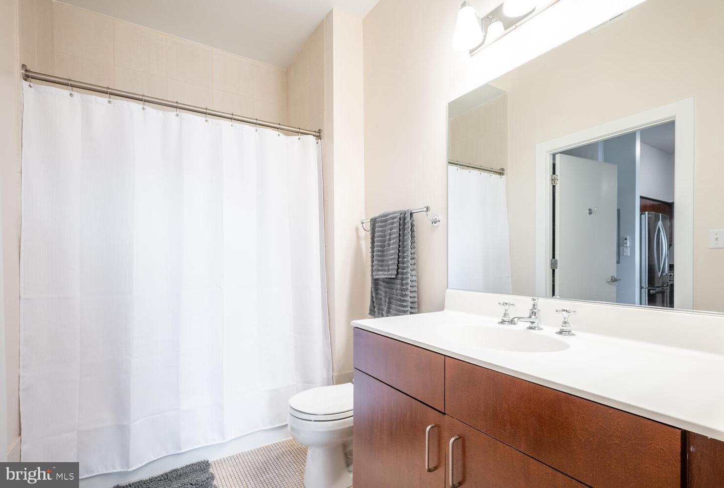1000 NEW JERSEY AVE SE #PH15, WASHINGTON, District Of Columbia 20003, 2 Bedrooms Bedrooms, ,2 BathroomsBathrooms,Residential,For sale,1000 NEW JERSEY AVE SE #PH15,DCDC2186124 MLS # DCDC2186124