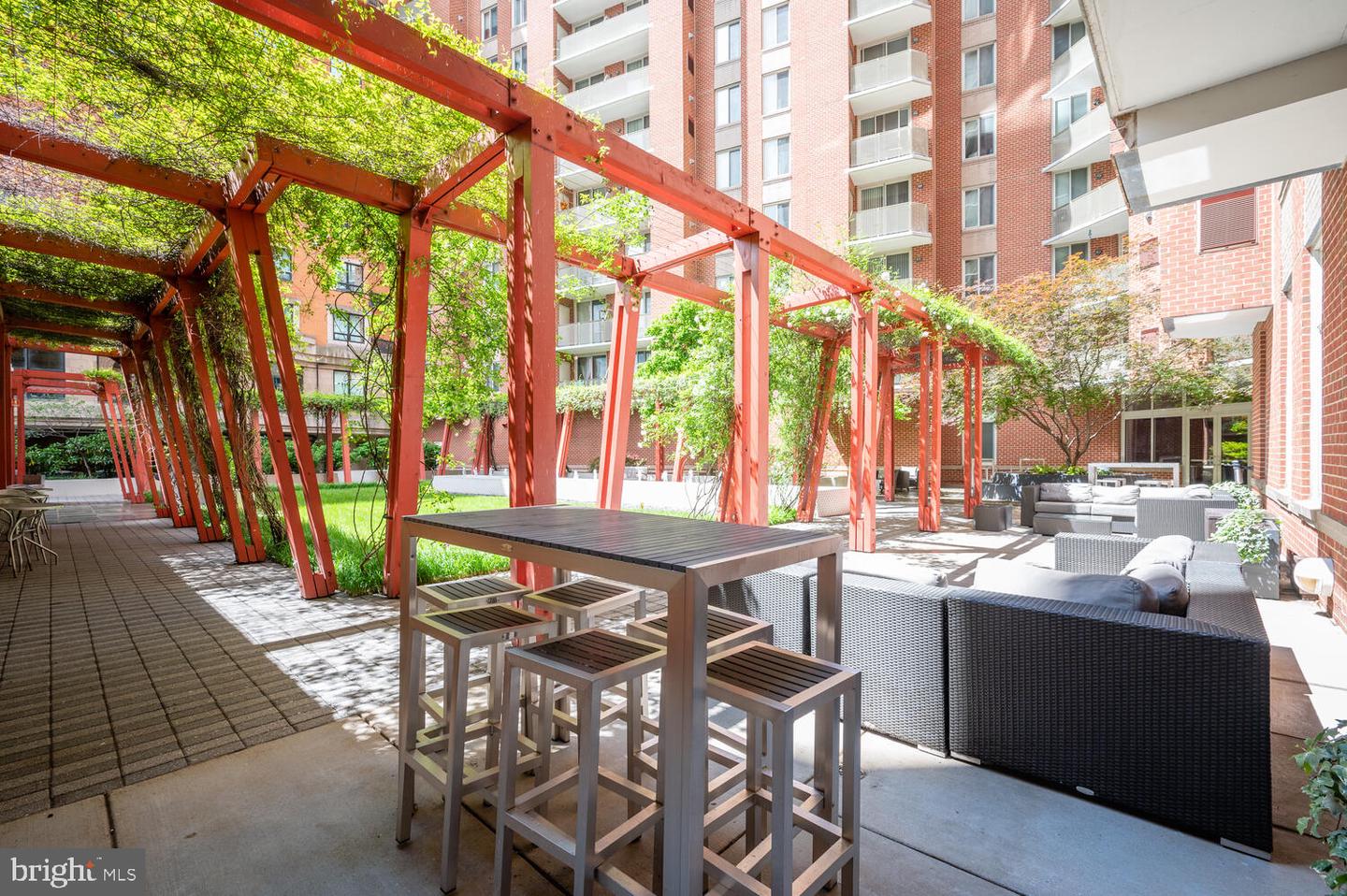 1000 NEW JERSEY AVE SE #PH15, WASHINGTON, District Of Columbia 20003, 2 Bedrooms Bedrooms, ,2 BathroomsBathrooms,Residential,For sale,1000 NEW JERSEY AVE SE #PH15,DCDC2186124 MLS # DCDC2186124