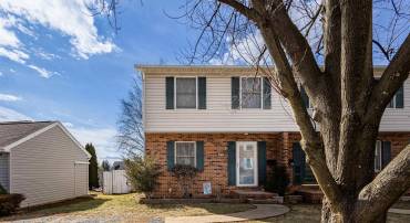 922 NORTHFIELD CT, HARRISONBURG, Virginia 22801, 3 Bedrooms Bedrooms, ,1 BathroomBathrooms,Residential,922 NORTHFIELD CT,661084 MLS # 661084