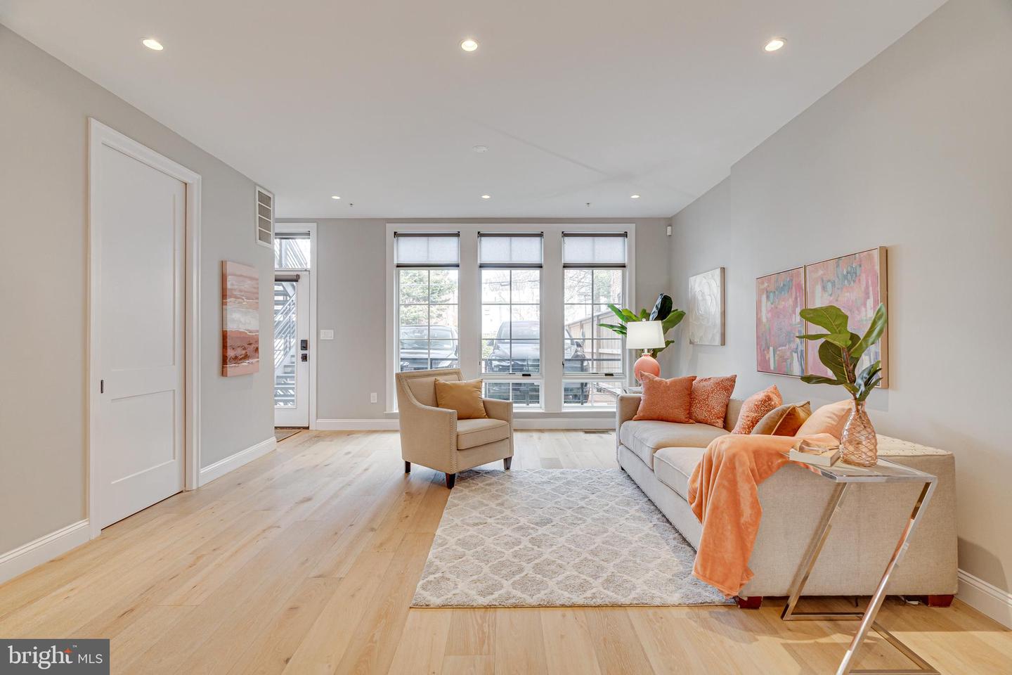 467 M ST NW #1, WASHINGTON, District Of Columbia 20001, 3 Bedrooms Bedrooms, ,2 BathroomsBathrooms,Residential,For sale,467 M ST NW #1,DCDC2185216 MLS # DCDC2185216