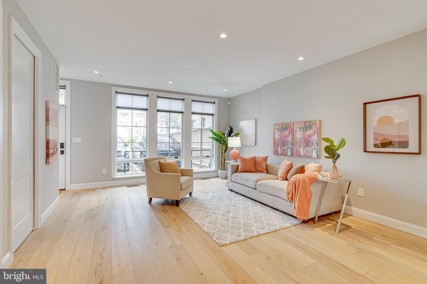 467 M ST NW #1, WASHINGTON, District Of Columbia 20001, 3 Bedrooms Bedrooms, ,2 BathroomsBathrooms,Residential,For sale,467 M ST NW #1,DCDC2185216 MLS # DCDC2185216