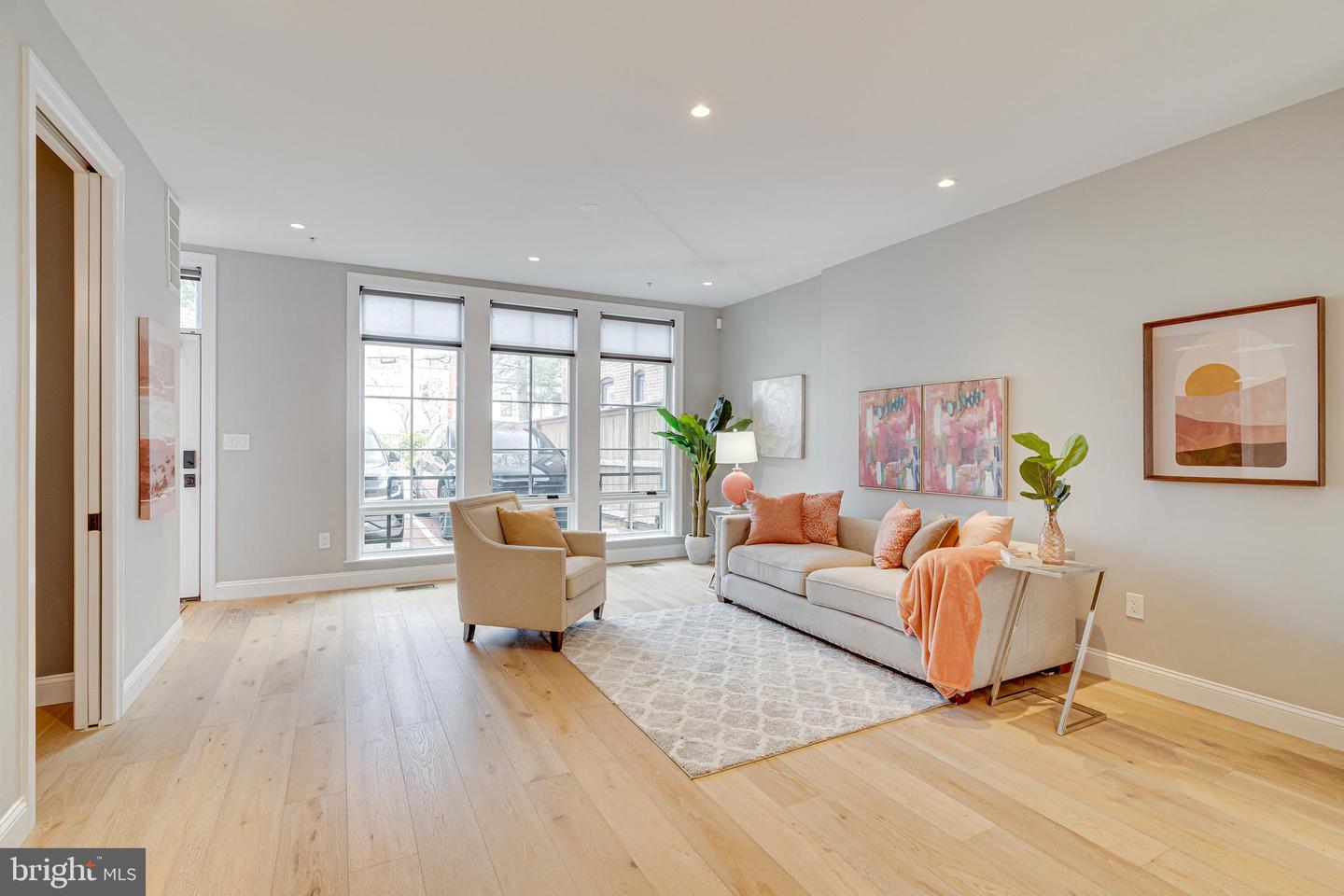 467 M ST NW #1, WASHINGTON, District Of Columbia 20001, 3 Bedrooms Bedrooms, ,2 BathroomsBathrooms,Residential,For sale,467 M ST NW #1,DCDC2185216 MLS # DCDC2185216