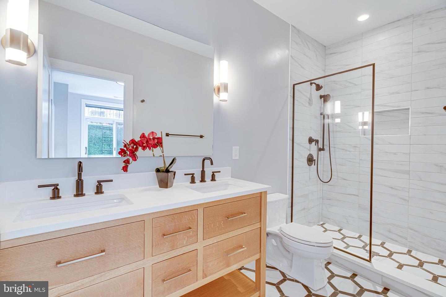 467 M ST NW #1, WASHINGTON, District Of Columbia 20001, 3 Bedrooms Bedrooms, ,2 BathroomsBathrooms,Residential,For sale,467 M ST NW #1,DCDC2185216 MLS # DCDC2185216