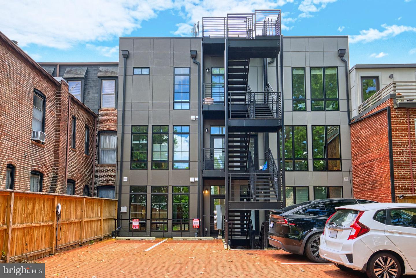 467 M ST NW #1, WASHINGTON, District Of Columbia 20001, 3 Bedrooms Bedrooms, ,2 BathroomsBathrooms,Residential,For sale,467 M ST NW #1,DCDC2185216 MLS # DCDC2185216
