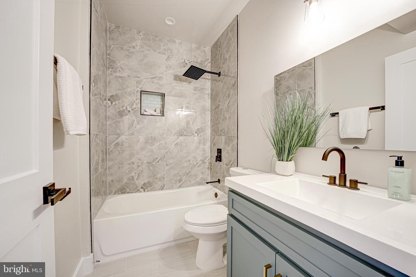 3646 13TH ST NW #2, WASHINGTON, District Of Columbia 20010, 4 Bedrooms Bedrooms, ,3 BathroomsBathrooms,Residential,For sale,3646 13TH ST NW #2,DCDC2185282 MLS # DCDC2185282