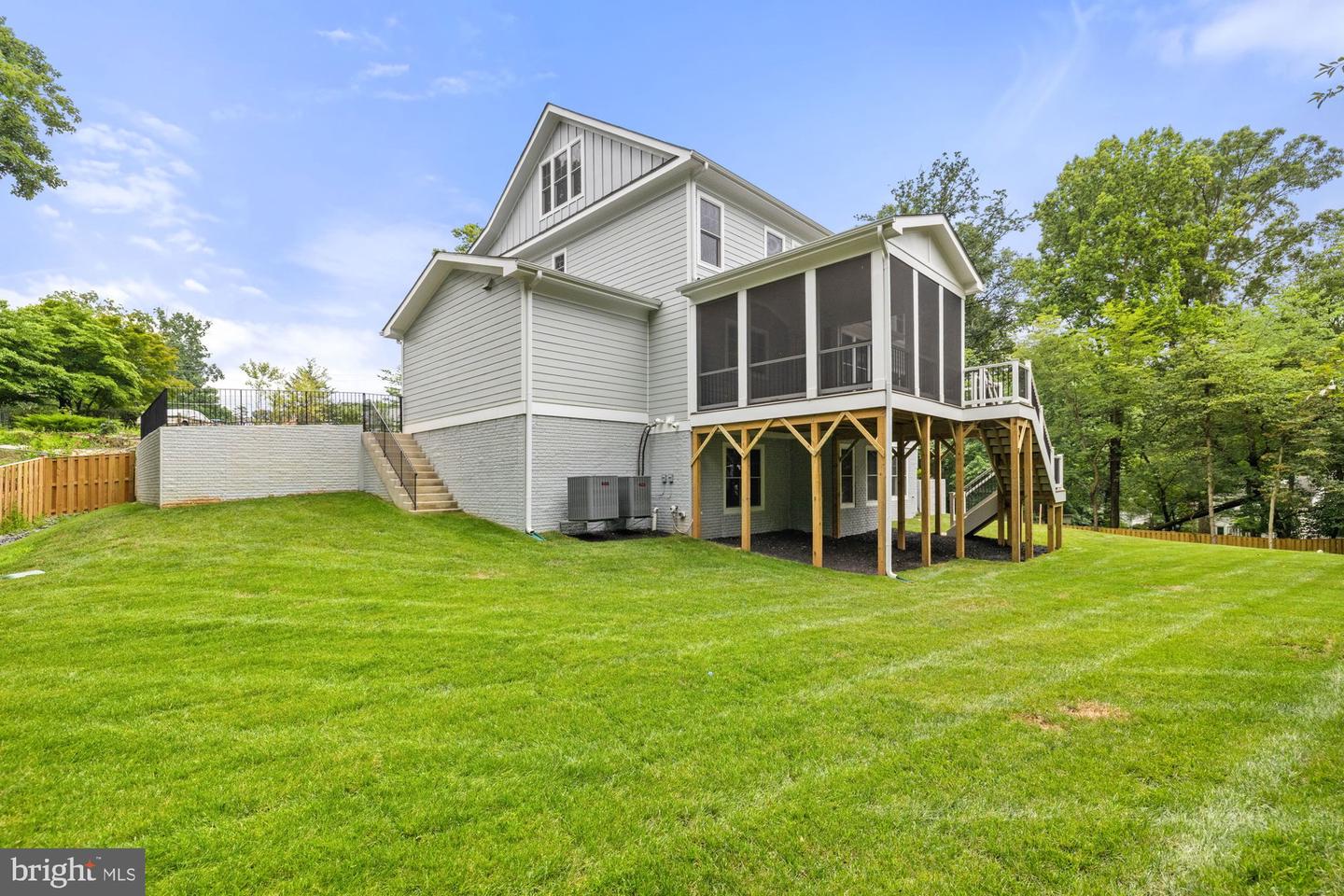 2236 LAUREL RIDGE RD, VIENNA, Virginia 22181, 6 Bedrooms Bedrooms, ,6 BathroomsBathrooms,Residential,For sale,2236 LAUREL RIDGE RD,VAFX2222334 MLS # VAFX2222334