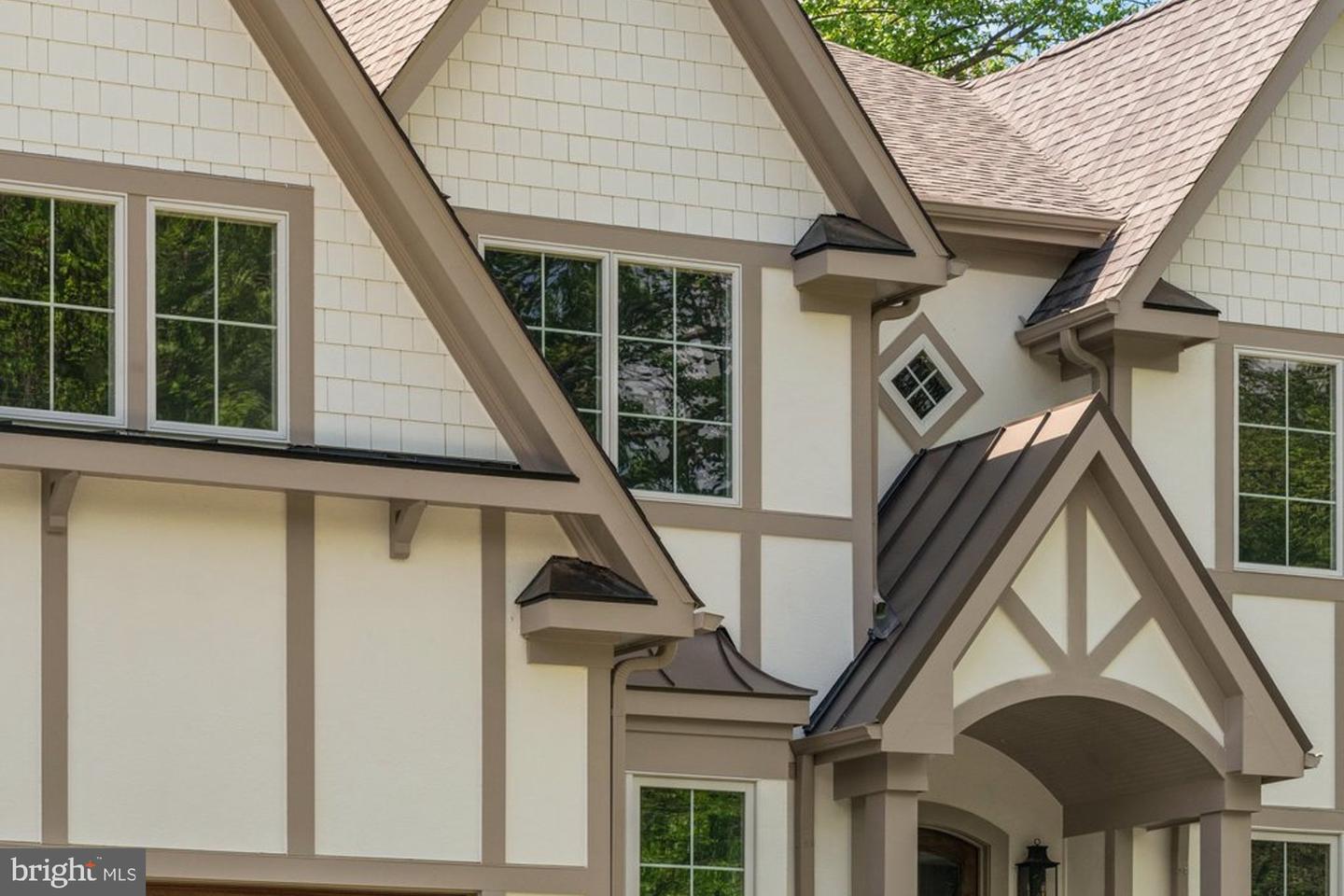 9005 RIDGE LN, VIENNA, Virginia 22182, 6 Bedrooms Bedrooms, ,6 BathroomsBathrooms,Residential,For sale,9005 RIDGE LN,VAFX2222348 MLS # VAFX2222348