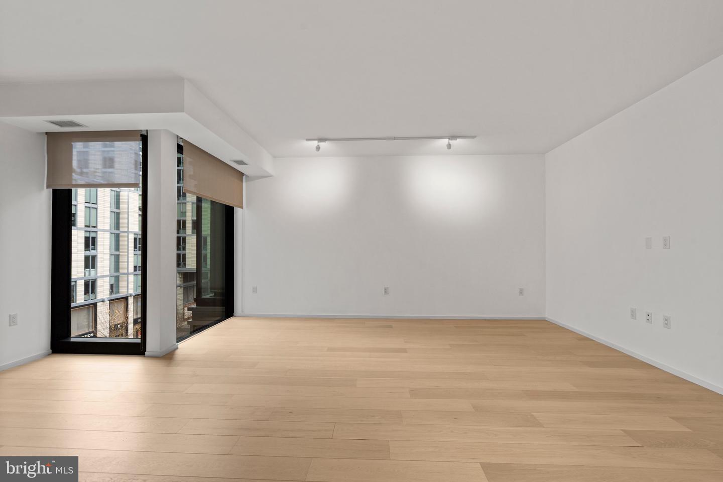 925 H ST NW #503, WASHINGTON, District Of Columbia 20001, 1 Bedroom Bedrooms, ,1 BathroomBathrooms,Residential,For sale,925 H ST NW #503,DCDC2185696 MLS # DCDC2185696