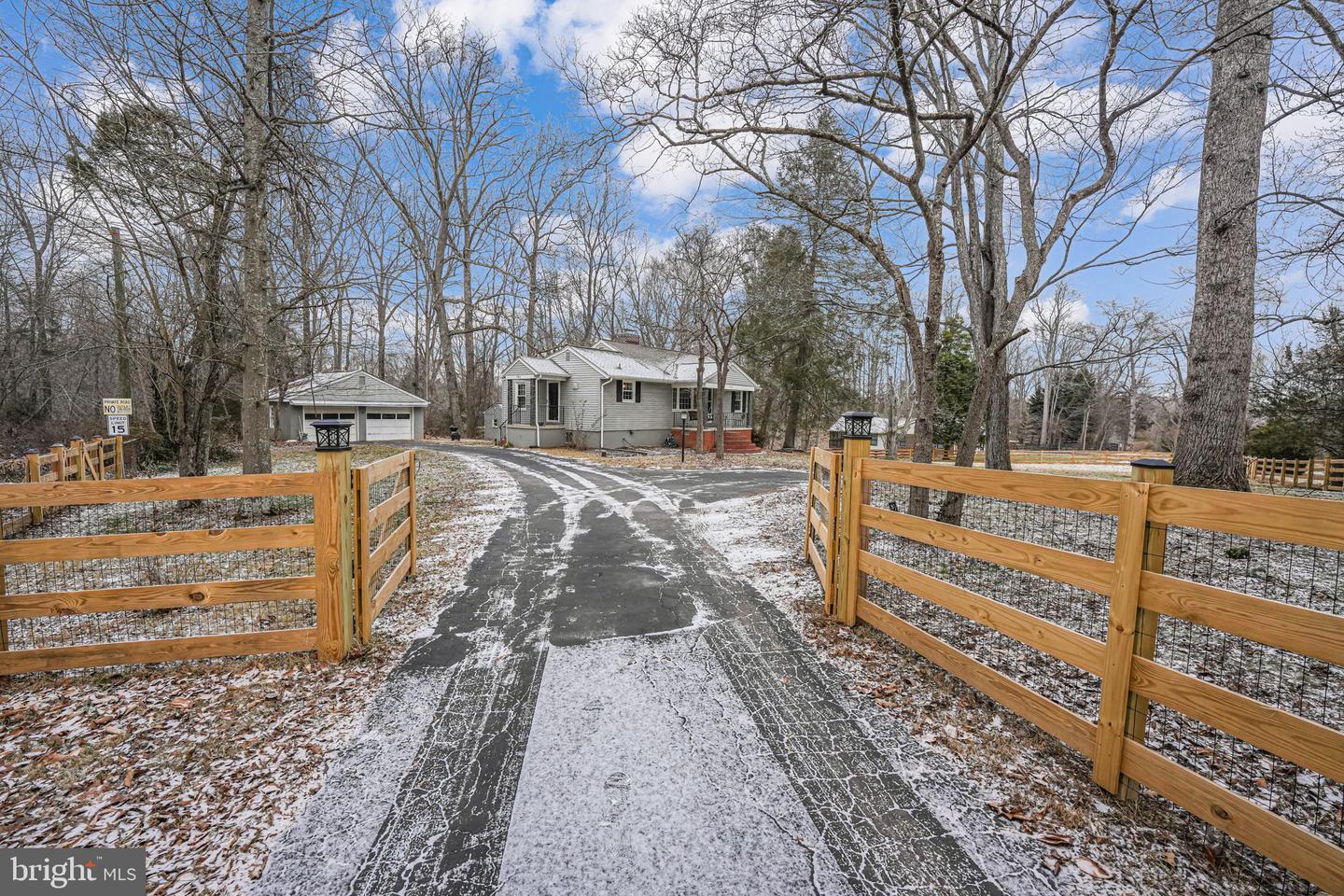 5946 YATES FORD RD, MANASSAS, Virginia 20111, 3 Bedrooms Bedrooms, ,2 BathroomsBathrooms,Residential,For sale,5946 YATES FORD RD,VAPW2088124 MLS # VAPW2088124