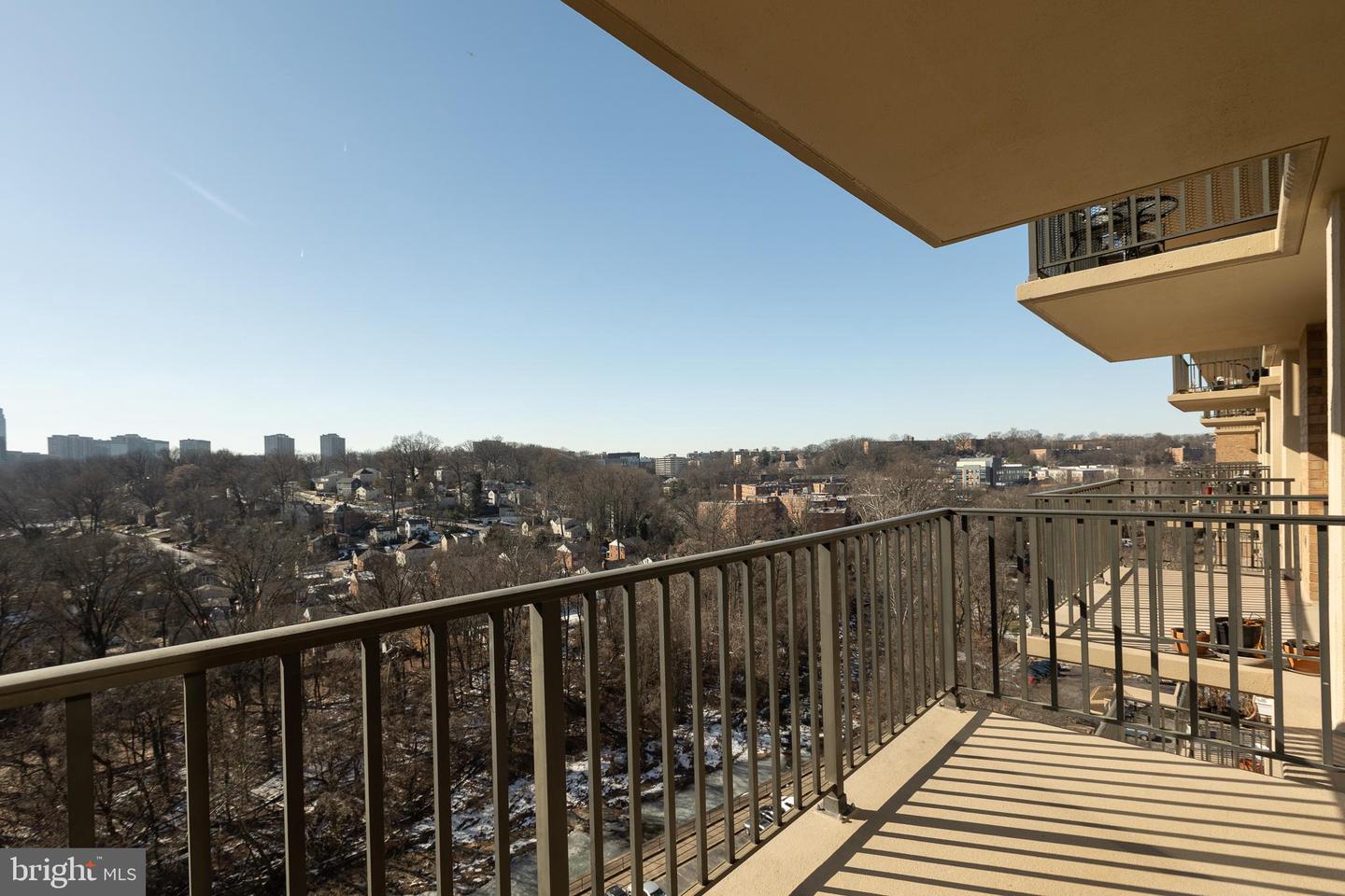 4600 S FOUR MILE RUN DR #1122, ARLINGTON, Virginia 22204, 1 Bedroom Bedrooms, ,1 BathroomBathrooms,Residential,For sale,4600 S FOUR MILE RUN DR #1122,VAAR2053678 MLS # VAAR2053678