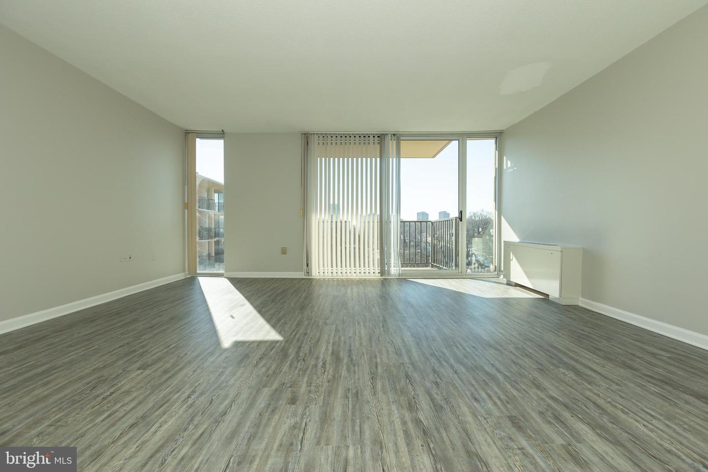 4600 S FOUR MILE RUN DR #1122, ARLINGTON, Virginia 22204, 1 Bedroom Bedrooms, ,1 BathroomBathrooms,Residential,For sale,4600 S FOUR MILE RUN DR #1122,VAAR2053678 MLS # VAAR2053678