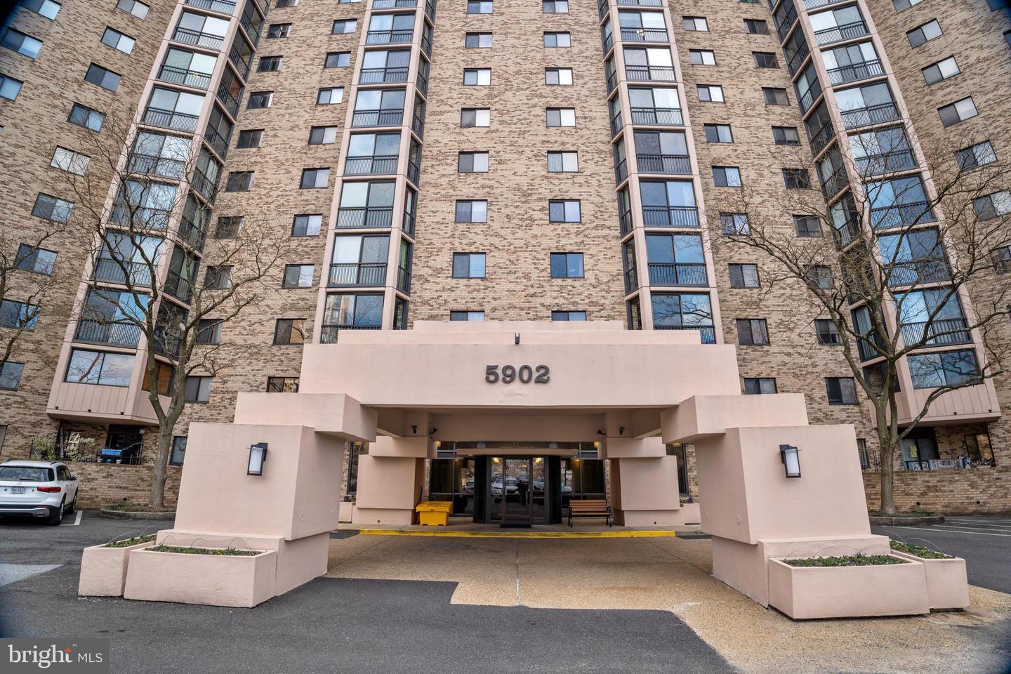 5902 MOUNT EAGLE DR #1206, ALEXANDRIA, Virginia 22303, 2 Bedrooms Bedrooms, ,2 BathroomsBathrooms,Residential,For sale,5902 MOUNT EAGLE DR #1206,VAFX2216296 MLS # VAFX2216296