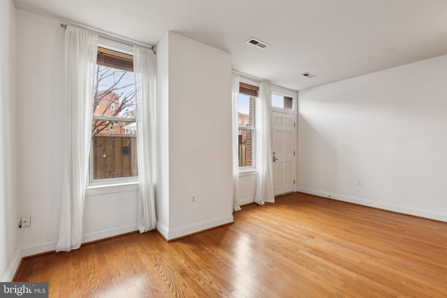 20 15TH ST NE #20, WASHINGTON, District Of Columbia 20002, 1 Bedroom Bedrooms, ,1 BathroomBathrooms,Residential,For sale,20 15TH ST NE #20,DCDC2184722 MLS # DCDC2184722