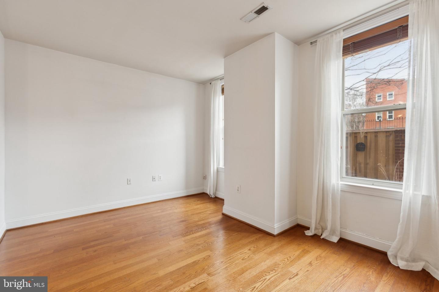 20 15TH ST NE #20, WASHINGTON, District Of Columbia 20002, 1 Bedroom Bedrooms, ,1 BathroomBathrooms,Residential,For sale,20 15TH ST NE #20,DCDC2184722 MLS # DCDC2184722