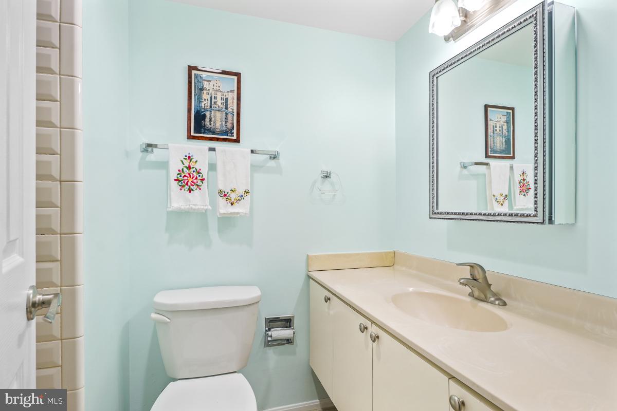 5901 MOUNT EAGLE DR #509, ALEXANDRIA, Virginia 22303, 2 Bedrooms Bedrooms, 8 Rooms Rooms,2 BathroomsBathrooms,Residential,For sale,5901 MOUNT EAGLE DR #509,VAFX2222896 MLS # VAFX2222896