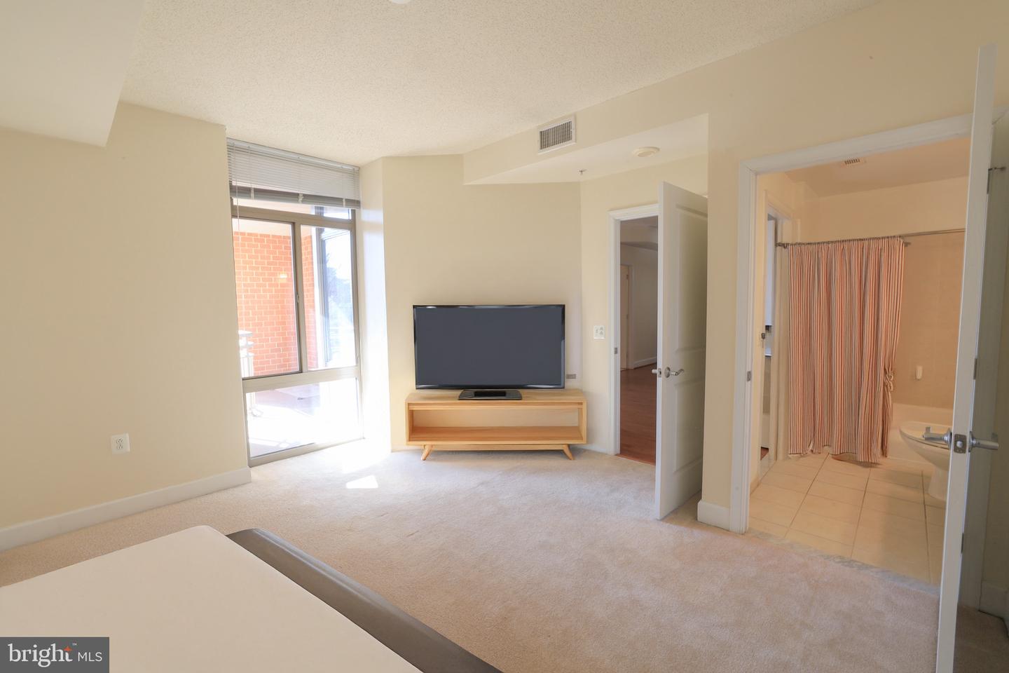 3600 S GLEBE RD #332W, ARLINGTON, Virginia 22202, 2 Bedrooms Bedrooms, ,2 BathroomsBathrooms,Residential,For sale,3600 S GLEBE RD #332W,VAAR2053690 MLS # VAAR2053690