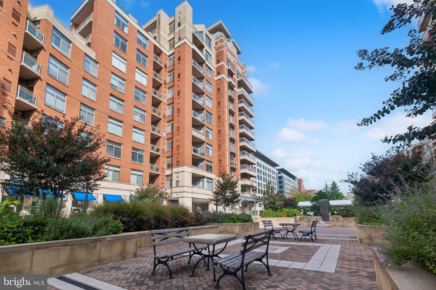 3600 S GLEBE RD #332W, ARLINGTON, Virginia 22202, 2 Bedrooms Bedrooms, ,2 BathroomsBathrooms,Residential,For sale,3600 S GLEBE RD #332W,VAAR2053690 MLS # VAAR2053690