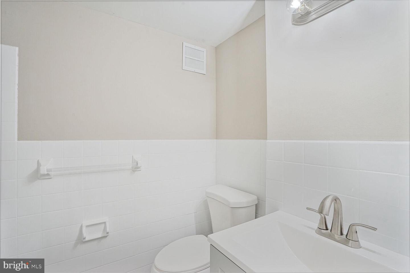 5340 HOLMES RUN PKWY #118, ALEXANDRIA, Virginia 22304, 2 Bedrooms Bedrooms, ,1 BathroomBathrooms,Residential,For sale,5340 HOLMES RUN PKWY #118,VAAX2042044 MLS # VAAX2042044