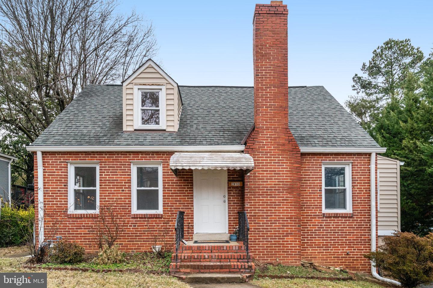 2833 SUMMERFIELD RD, FALLS CHURCH, Virginia 22042, 3 Bedrooms Bedrooms, ,2 BathroomsBathrooms,Residential,For sale,2833 SUMMERFIELD RD,VAFX2220868 MLS # VAFX2220868