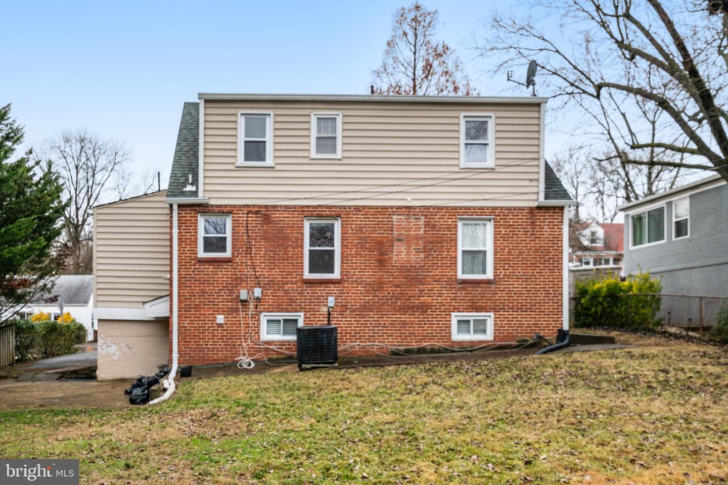 2833 SUMMERFIELD RD, FALLS CHURCH, Virginia 22042, 3 Bedrooms Bedrooms, ,2 BathroomsBathrooms,Residential,For sale,2833 SUMMERFIELD RD,VAFX2220868 MLS # VAFX2220868