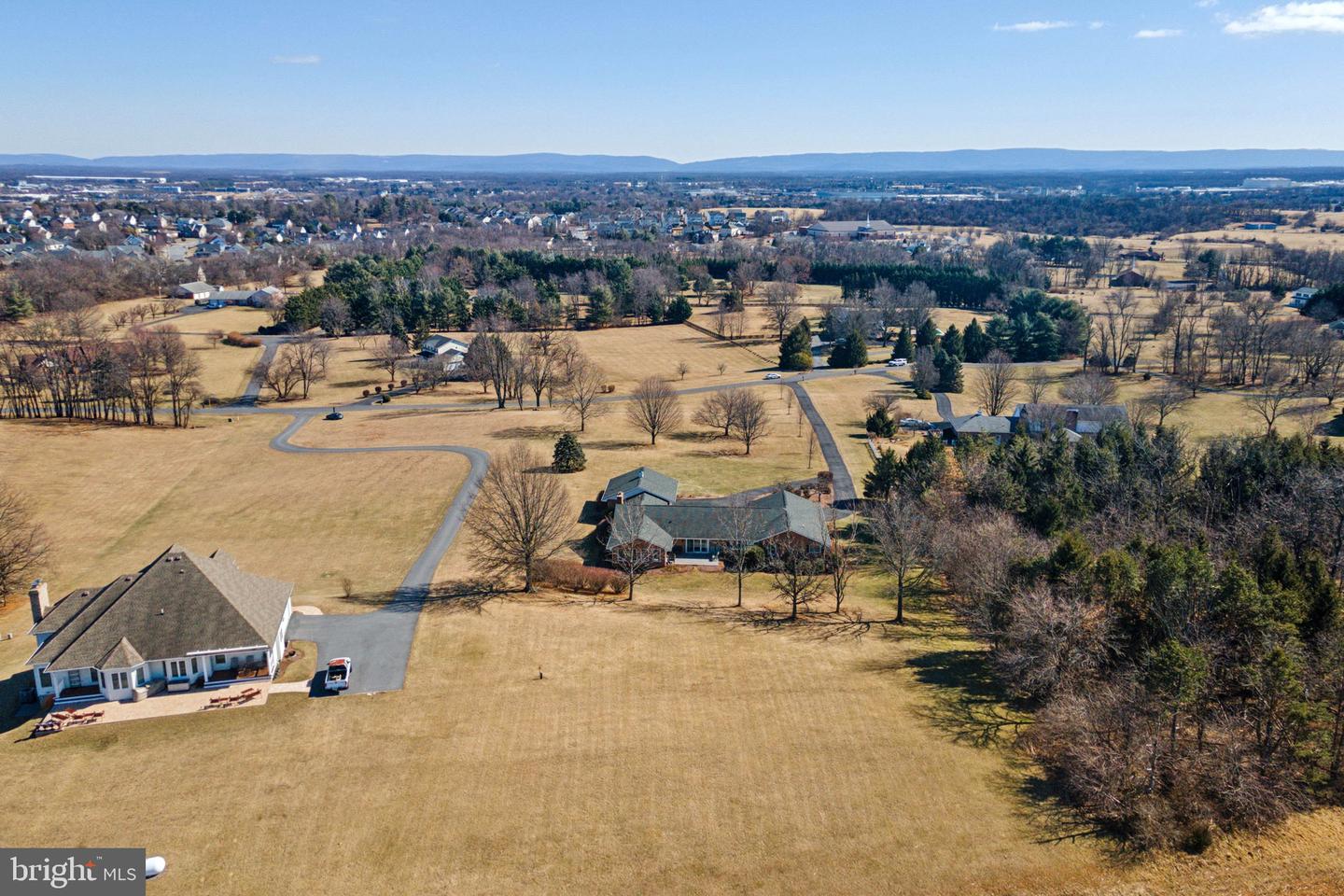 208 CLAYHILL DR, WINCHESTER, Virginia 22602, 3 Bedrooms Bedrooms, ,3 BathroomsBathrooms,Residential,For sale,208 CLAYHILL DR,VAFV2024538 MLS # VAFV2024538