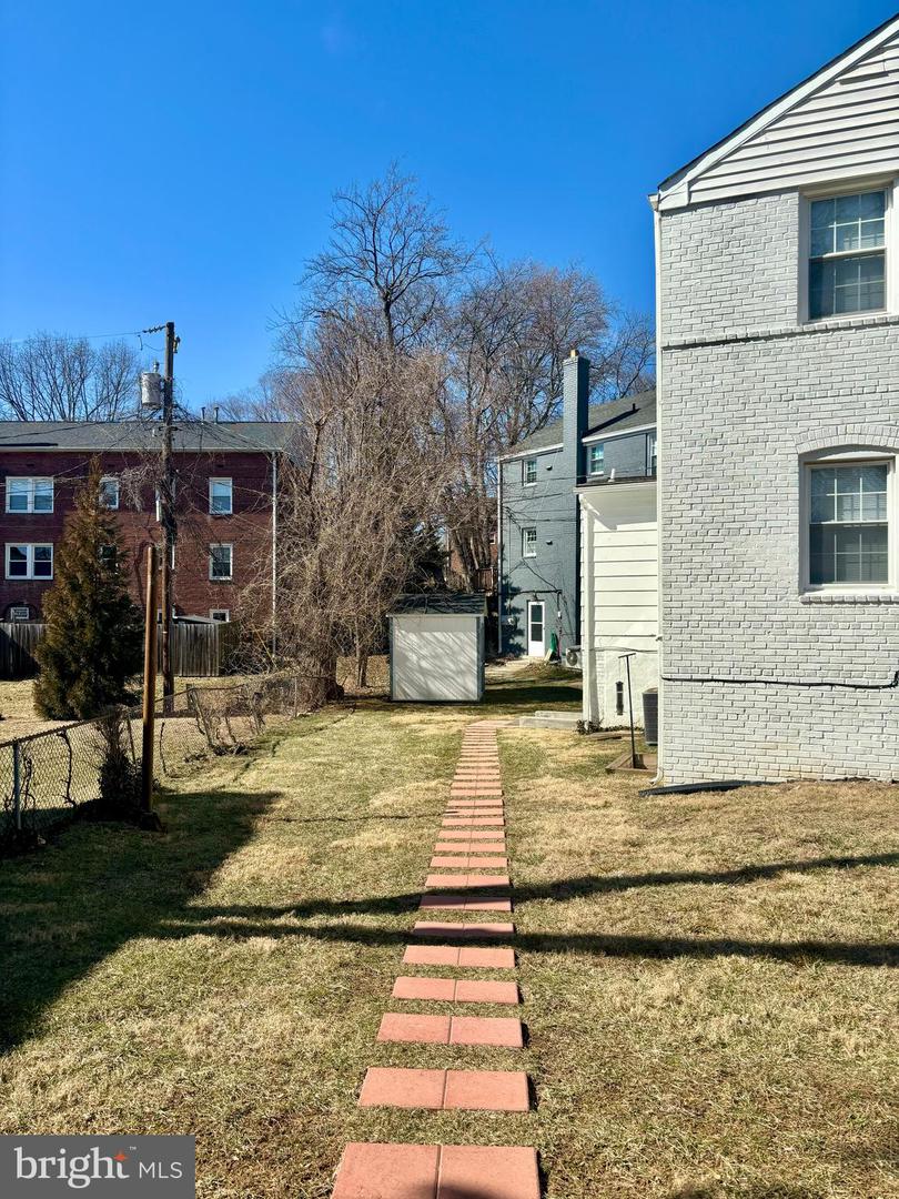 1200 N KENNEBEC ST, ARLINGTON, Virginia 22205, 5 Bedrooms Bedrooms, ,3 BathroomsBathrooms,Residential,For sale,1200 N KENNEBEC ST,VAAR2053730 MLS # VAAR2053730