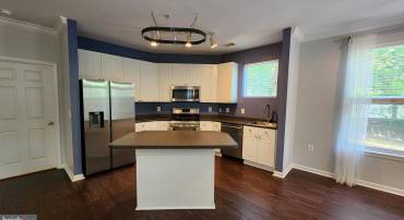 9490 VIRGINIA CENTER BLVD #125, VIENNA, Virginia 22181, 2 Bedrooms Bedrooms, ,2 BathroomsBathrooms,Residential,For sale,9490 VIRGINIA CENTER BLVD #125,VAFX2220612 MLS # VAFX2220612