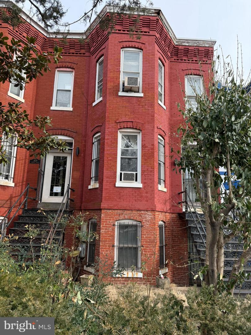 1827 VERMONT AVE NW, WASHINGTON, District Of Columbia 20001, 2 Bedrooms Bedrooms, ,1 BathroomBathrooms,Residential,For sale,1827 VERMONT AVE NW,DCDC2186442 MLS # DCDC2186442