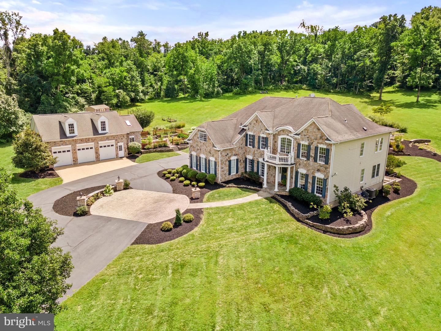 40243 FEATHERBED LN, LOVETTSVILLE, Virginia 20180, 5 Bedrooms Bedrooms, 22 Rooms Rooms,4 BathroomsBathrooms,Residential,For sale,40243 FEATHERBED LN,VALO2086380 MLS # VALO2086380
