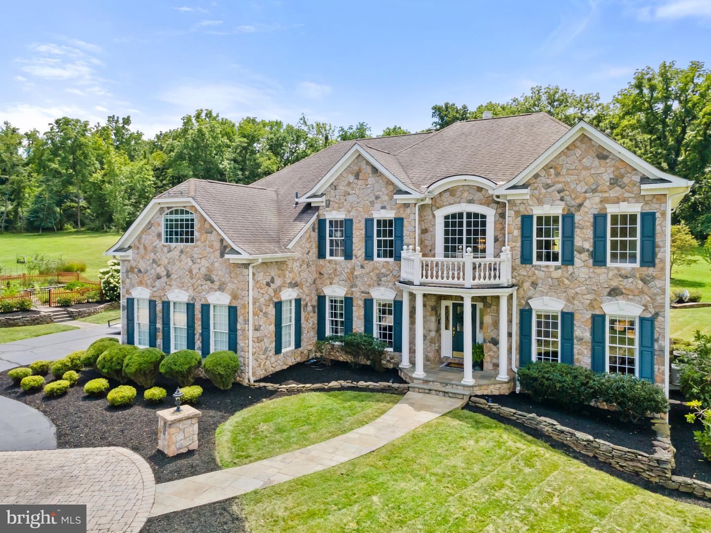 40243 FEATHERBED LN, LOVETTSVILLE, Virginia 20180, 5 Bedrooms Bedrooms, 22 Rooms Rooms,4 BathroomsBathrooms,Residential,For sale,40243 FEATHERBED LN,VALO2086380 MLS # VALO2086380