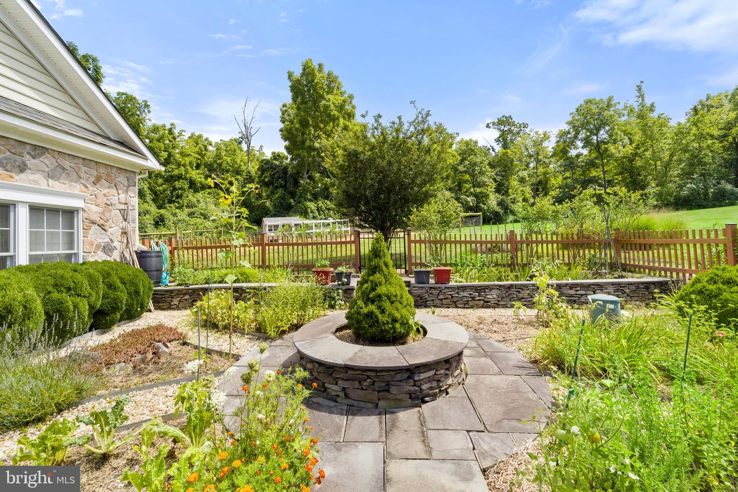 40243 FEATHERBED LN, LOVETTSVILLE, Virginia 20180, 5 Bedrooms Bedrooms, 22 Rooms Rooms,4 BathroomsBathrooms,Residential,For sale,40243 FEATHERBED LN,VALO2086380 MLS # VALO2086380