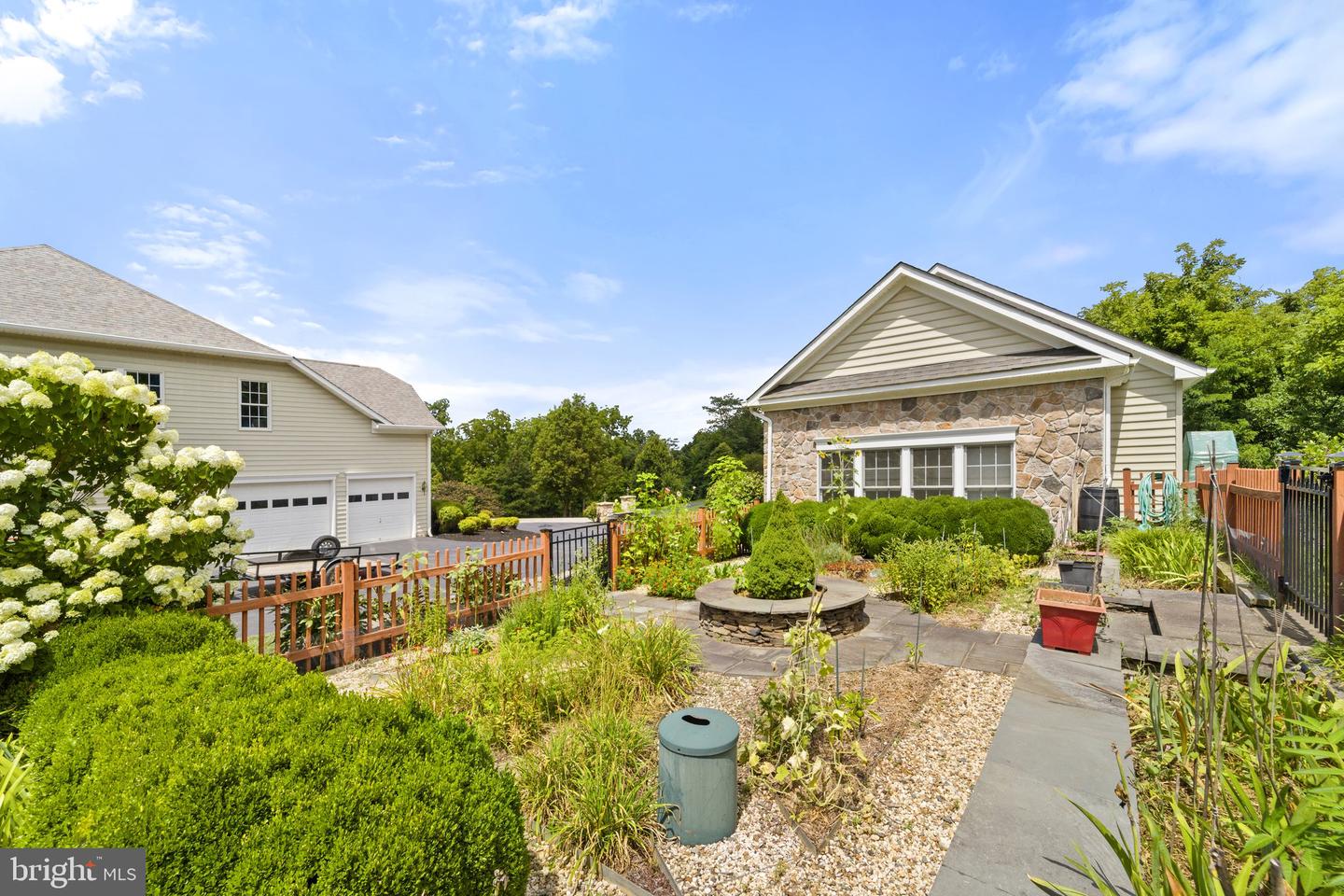 40243 FEATHERBED LN, LOVETTSVILLE, Virginia 20180, 5 Bedrooms Bedrooms, 22 Rooms Rooms,4 BathroomsBathrooms,Residential,For sale,40243 FEATHERBED LN,VALO2086380 MLS # VALO2086380