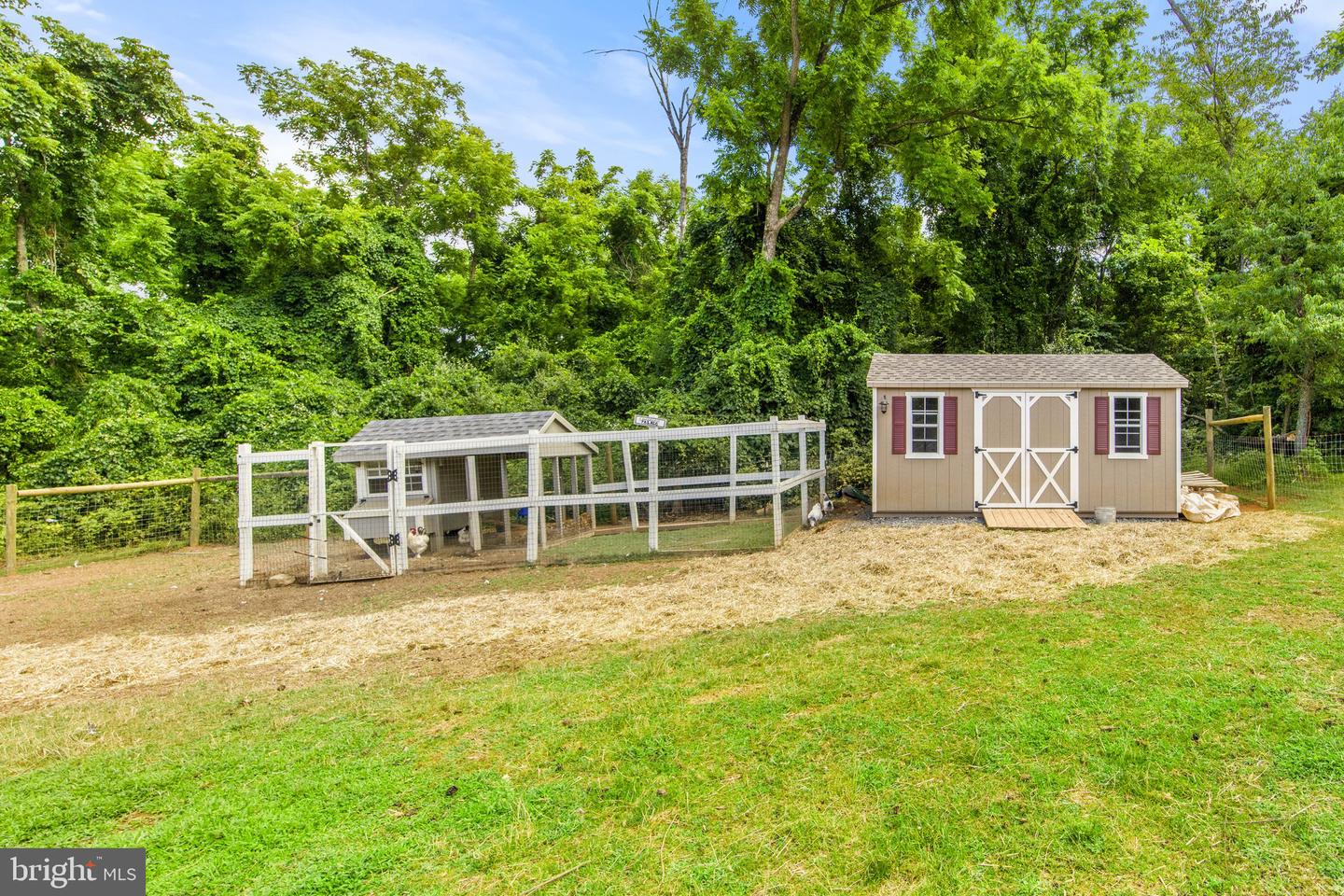 40243 FEATHERBED LN, LOVETTSVILLE, Virginia 20180, 5 Bedrooms Bedrooms, 22 Rooms Rooms,4 BathroomsBathrooms,Residential,For sale,40243 FEATHERBED LN,VALO2086380 MLS # VALO2086380