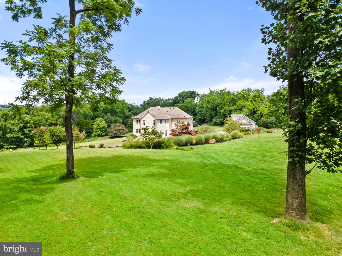 40243 FEATHERBED LN, LOVETTSVILLE, Virginia 20180, 5 Bedrooms Bedrooms, 22 Rooms Rooms,4 BathroomsBathrooms,Residential,For sale,40243 FEATHERBED LN,VALO2086380 MLS # VALO2086380