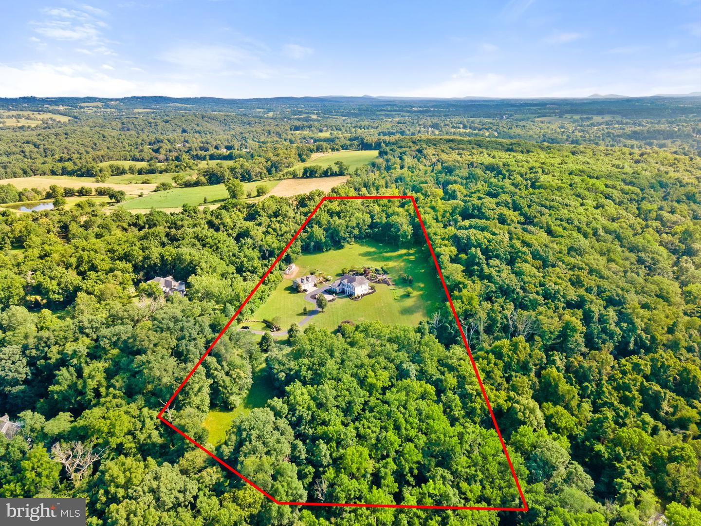 40243 FEATHERBED LN, LOVETTSVILLE, Virginia 20180, 5 Bedrooms Bedrooms, 22 Rooms Rooms,4 BathroomsBathrooms,Residential,For sale,40243 FEATHERBED LN,VALO2086380 MLS # VALO2086380