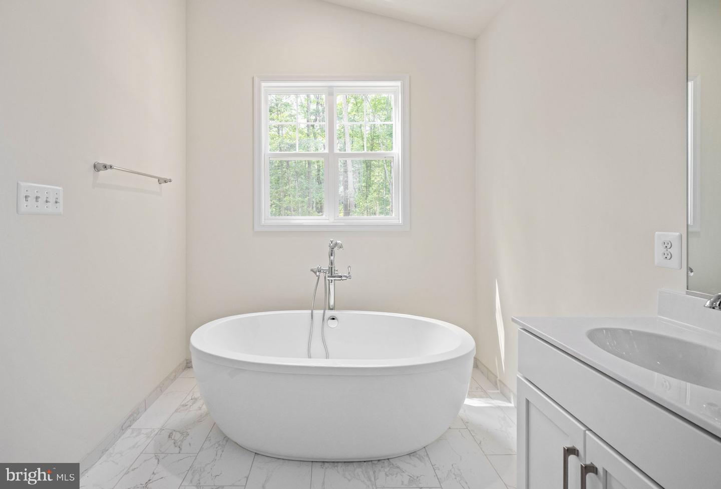 185 INFINITY LN, STAFFORD, Virginia 22554, 4 Bedrooms Bedrooms, ,3 BathroomsBathrooms,Residential,For sale,185 INFINITY LN,VAST2036190 MLS # VAST2036190