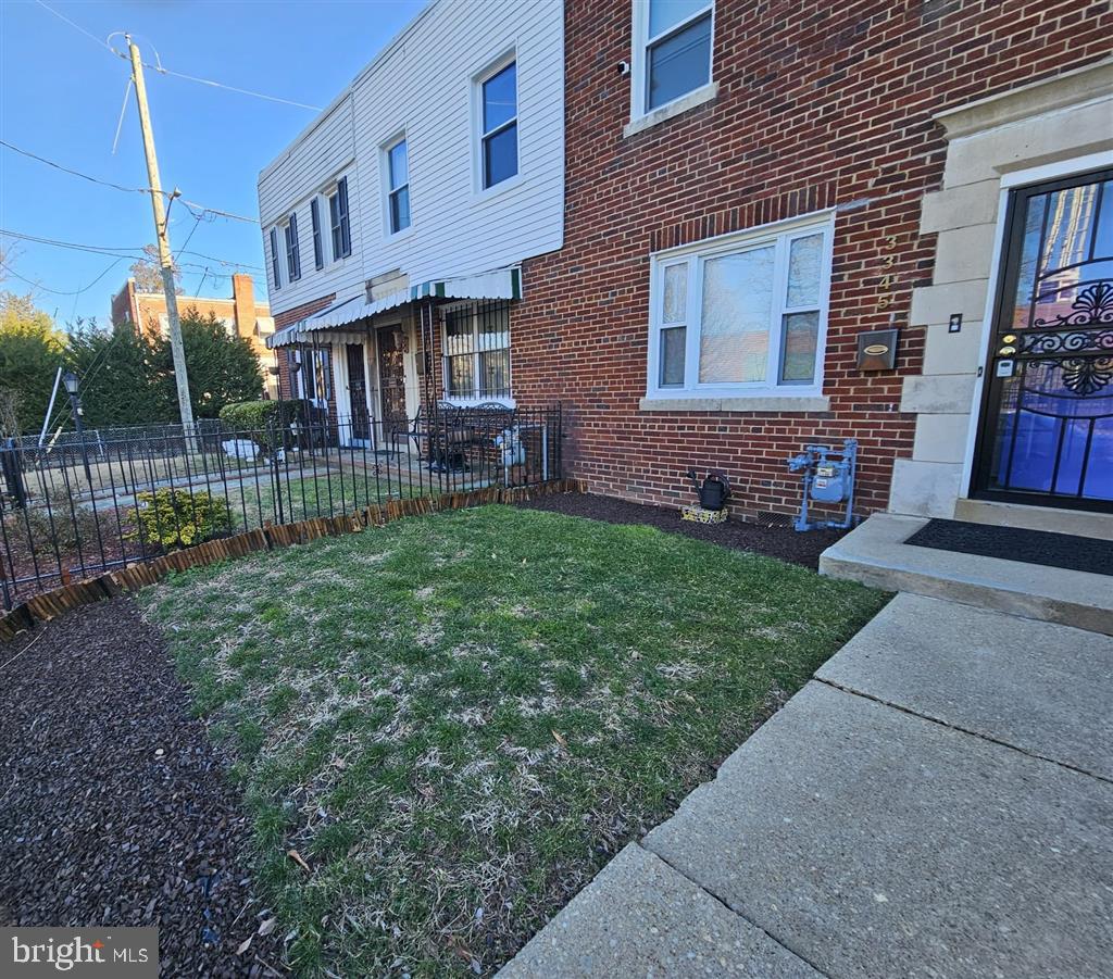 3345 DIX ST NE, WASHINGTON, District Of Columbia 20019, 2 Bedrooms Bedrooms, ,1 BathroomBathrooms,Residential,For sale,3345 DIX ST NE,DCDC2186488 MLS # DCDC2186488