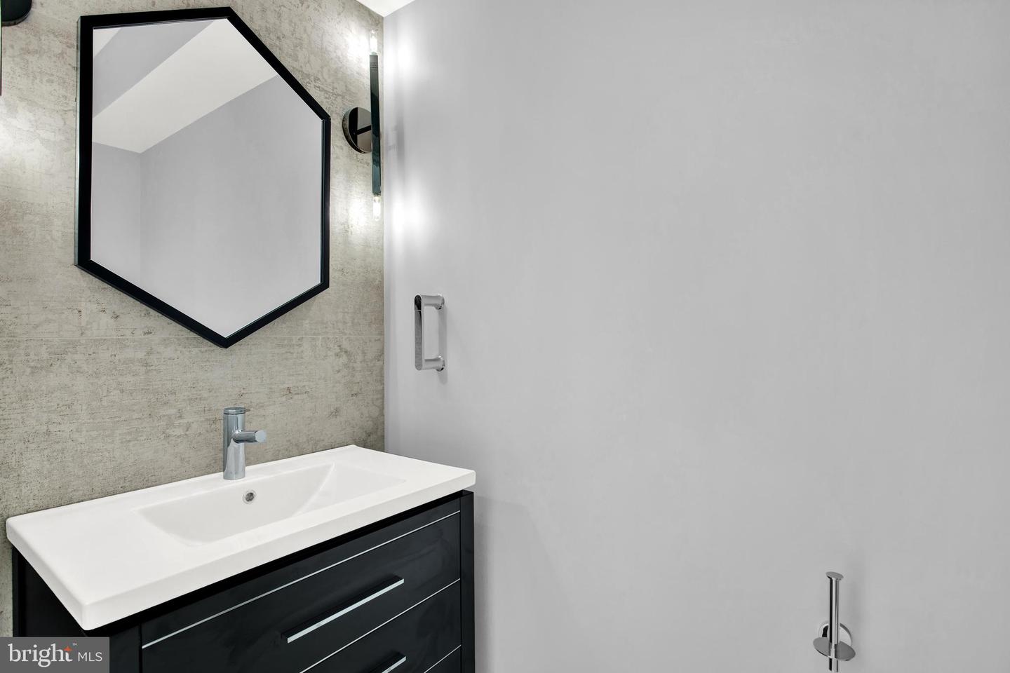 424 MISSOURI AVE NW #4, WASHINGTON, District Of Columbia 20011, 3 Bedrooms Bedrooms, ,2 BathroomsBathrooms,Residential,For sale,424 MISSOURI AVE NW #4,DCDC2150612 MLS # DCDC2150612