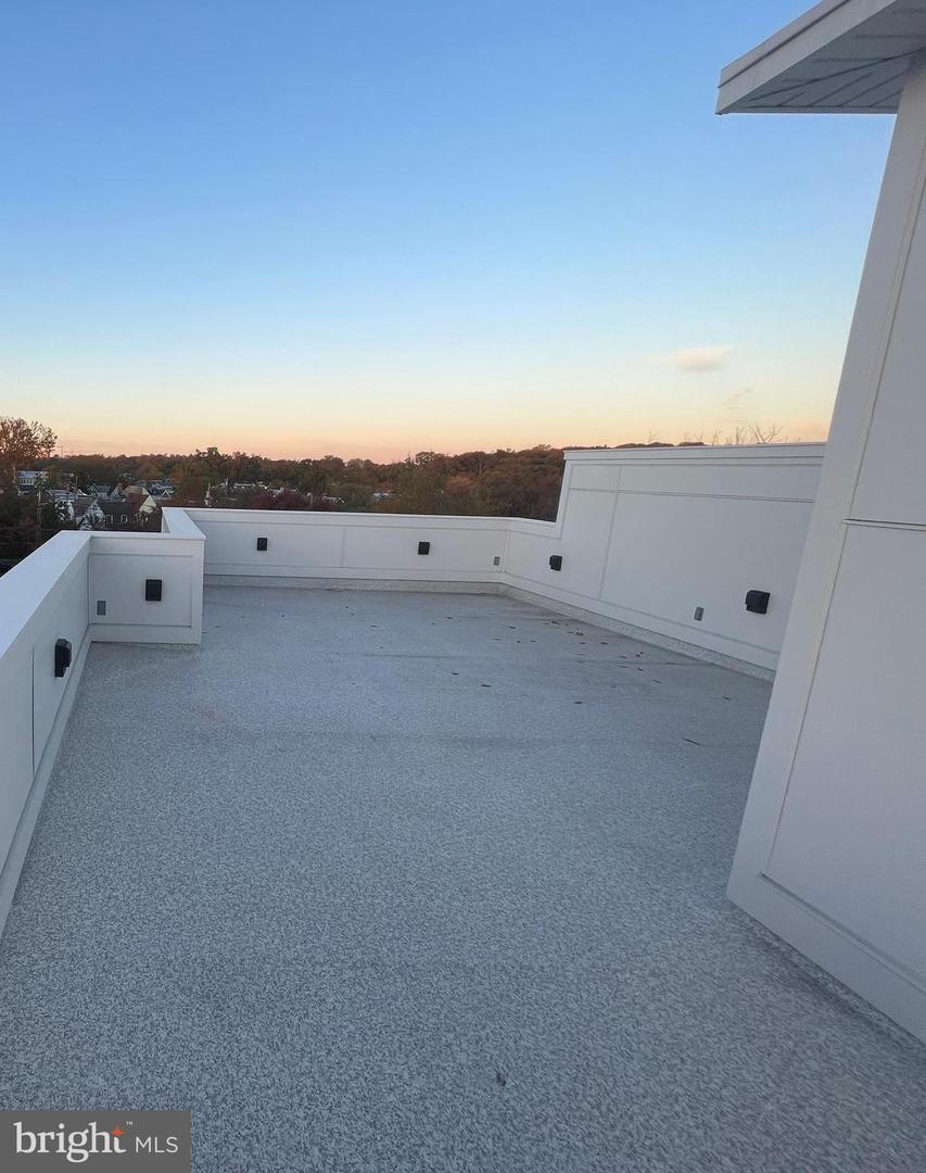 424 MISSOURI AVE NW #3, WASHINGTON, District Of Columbia 20011, 3 Bedrooms Bedrooms, ,2 BathroomsBathrooms,Residential,For sale,424 MISSOURI AVE NW #3,DCDC2150614 MLS # DCDC2150614