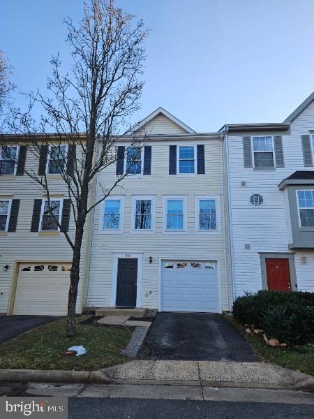 7003 VILLAGE STREAM PL, GAINESVILLE, Virginia 20155, 4 Bedrooms Bedrooms, ,2 BathroomsBathrooms,Residential,For sale,7003 VILLAGE STREAM PL,VAPW2086794 MLS # VAPW2086794