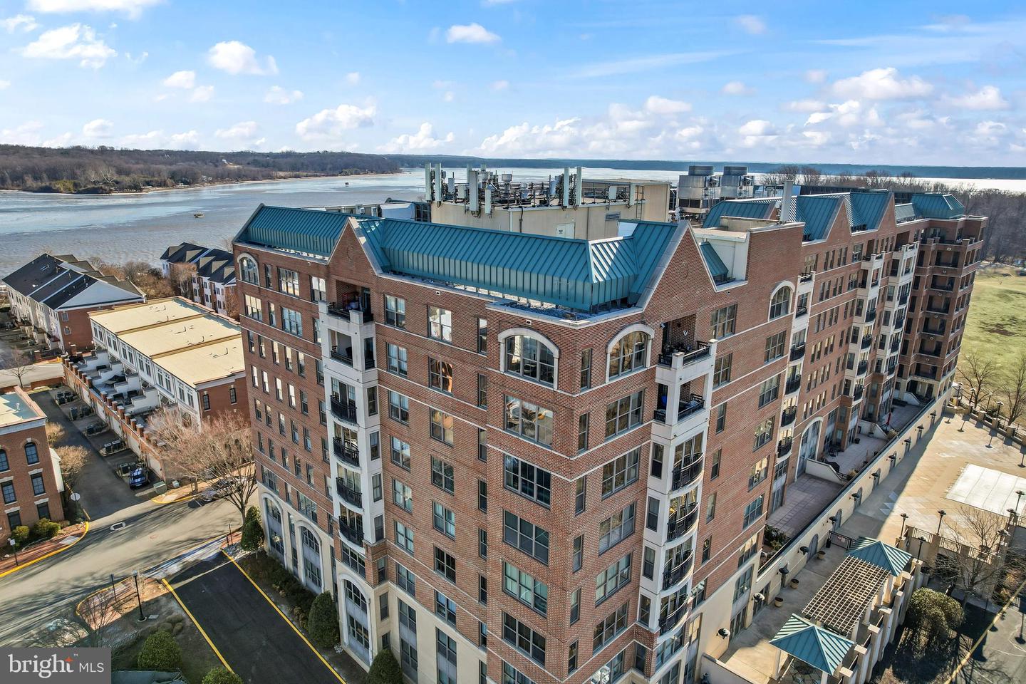 485 HARBOR SIDE ST #414, WOODBRIDGE, Virginia 22191, 2 Bedrooms Bedrooms, ,2 BathroomsBathrooms,Residential,For sale,485 HARBOR SIDE ST #414,VAPW2087538 MLS # VAPW2087538