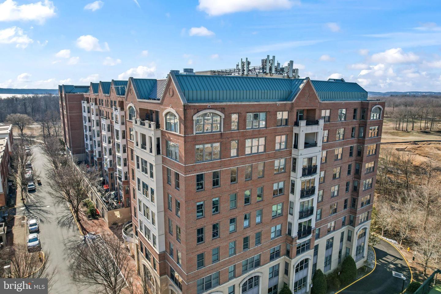 485 HARBOR SIDE ST #414, WOODBRIDGE, Virginia 22191, 2 Bedrooms Bedrooms, ,2 BathroomsBathrooms,Residential,For sale,485 HARBOR SIDE ST #414,VAPW2087538 MLS # VAPW2087538