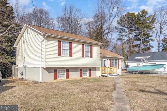 155 BARRACKS BEACH DR, COLONIAL BEACH, Virginia 22443, 3 Bedrooms Bedrooms, 6 Rooms Rooms,2 BathroomsBathrooms,Residential,For sale,155 BARRACKS BEACH DR,VAWE2008234 MLS # VAWE2008234