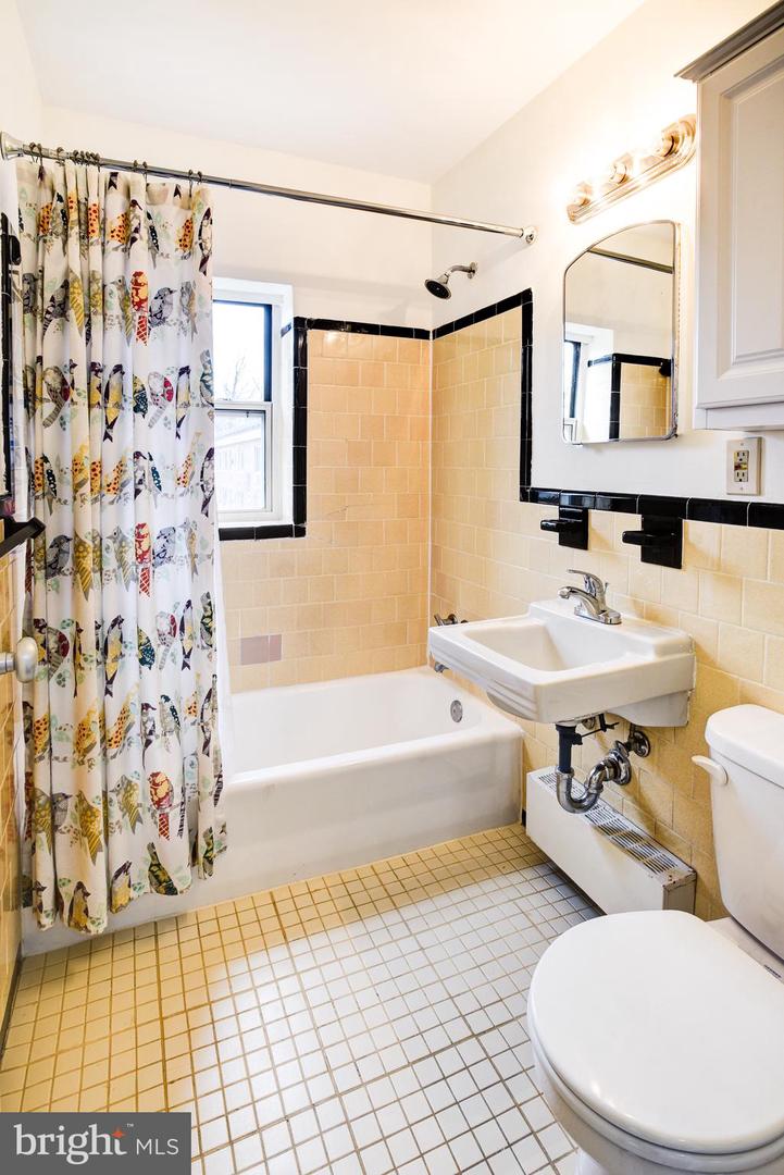 4100 W ST NW #506, WASHINGTON, District Of Columbia 20007, 2 Bedrooms Bedrooms, ,1 BathroomBathrooms,Residential,For sale,4100 W ST NW #506,DCDC2185900 MLS # DCDC2185900