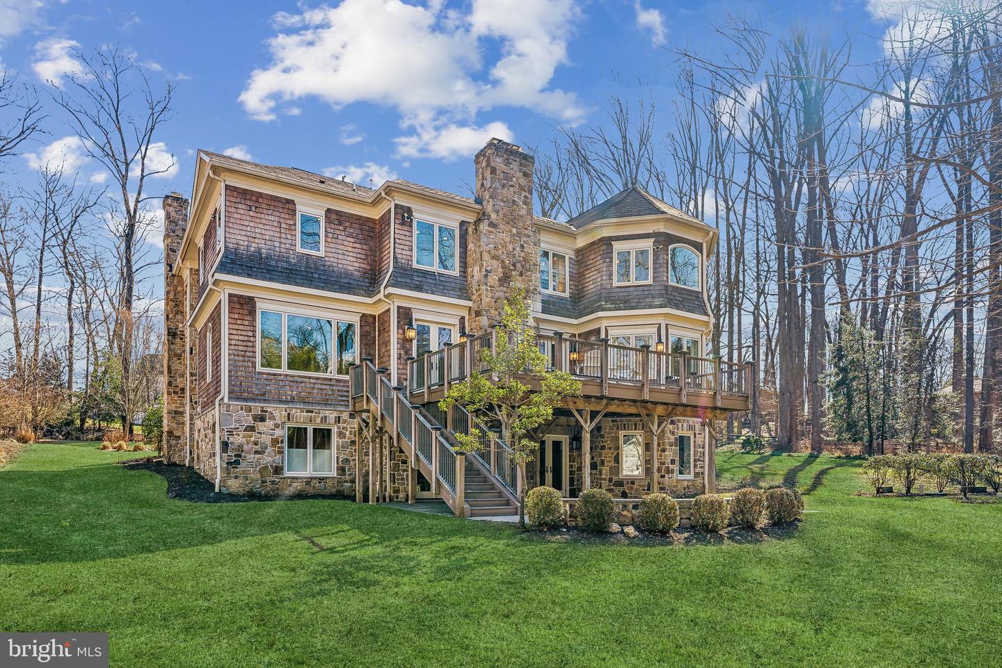 1070 VISTA DR, MCLEAN, Virginia 22102, 5 Bedrooms Bedrooms, 40 Rooms Rooms,5 BathroomsBathrooms,Residential,For sale,1070 VISTA DR,VAFX2222726 MLS # VAFX2222726