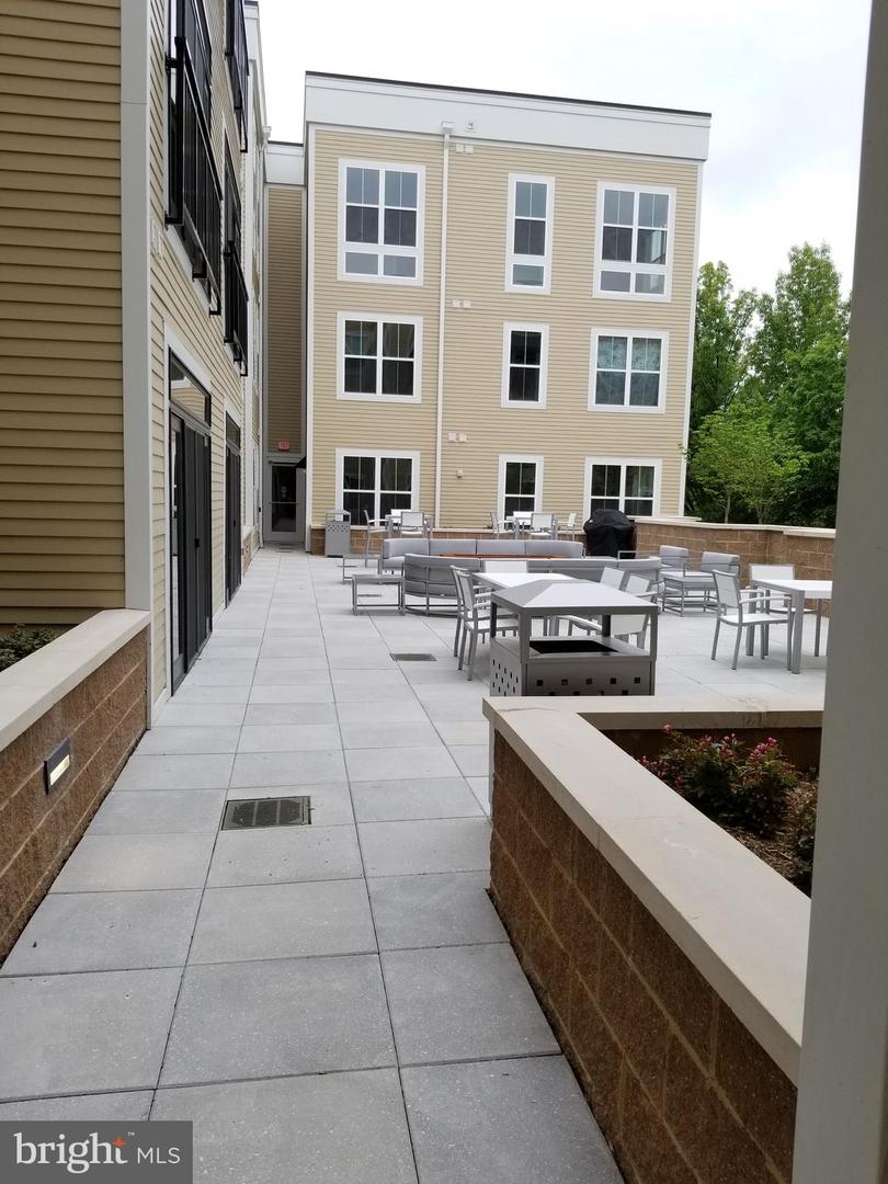 989 S BUCHANAN ST #320, ARLINGTON, Virginia 22204, 1 Bedroom Bedrooms, ,1 BathroomBathrooms,Residential,For sale,989 S BUCHANAN ST #320,VAAR2053626 MLS # VAAR2053626