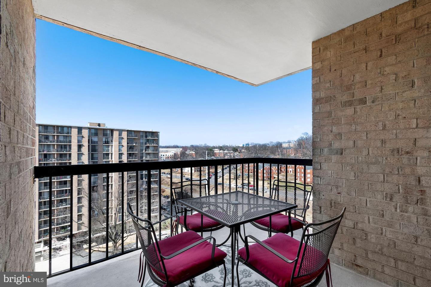 4500 S FOUR MILE RUN DR #1006, ARLINGTON, Virginia 22204, 1 Bedroom Bedrooms, ,1 BathroomBathrooms,Residential,For sale,4500 S FOUR MILE RUN DR #1006,VAAR2053708 MLS # VAAR2053708