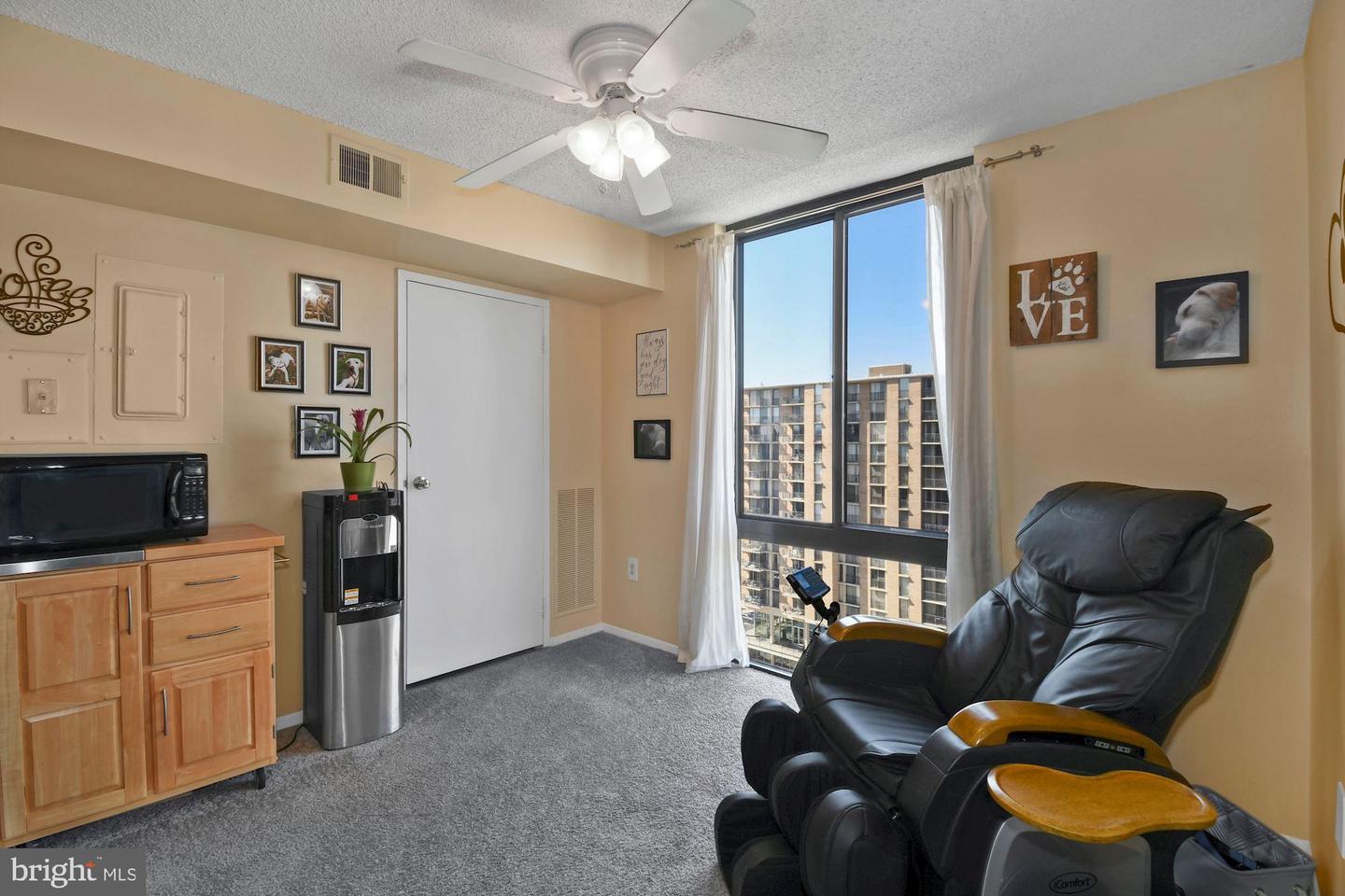 4500 S FOUR MILE RUN DR #1006, ARLINGTON, Virginia 22204, 1 Bedroom Bedrooms, ,1 BathroomBathrooms,Residential,For sale,4500 S FOUR MILE RUN DR #1006,VAAR2053708 MLS # VAAR2053708