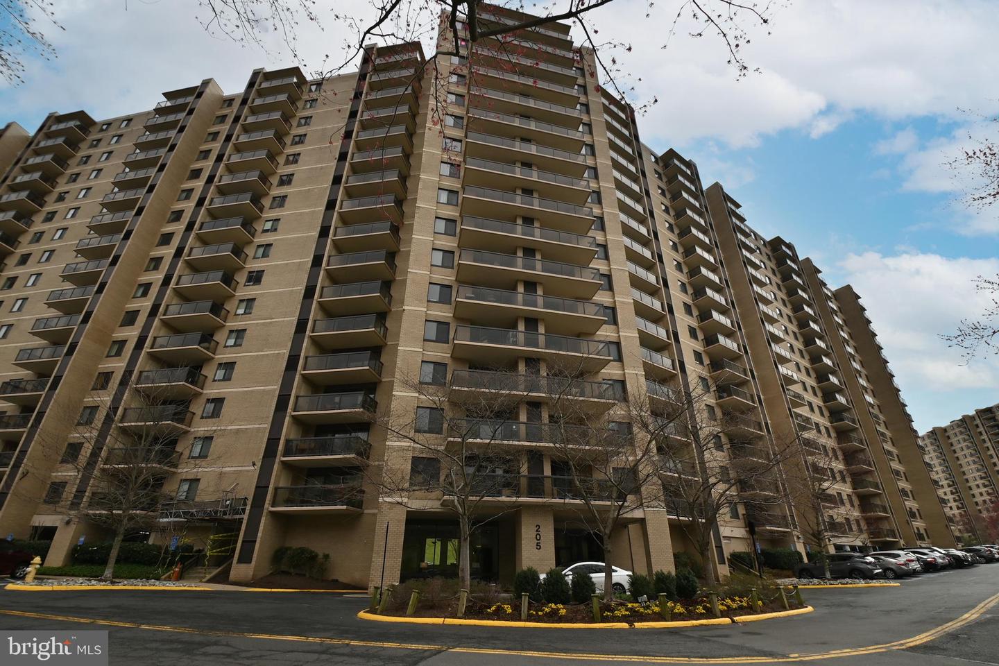 205 YOAKUM PKWY #506, ALEXANDRIA, Virginia 22304, 2 Bedrooms Bedrooms, ,1 BathroomBathrooms,Residential,For sale,205 YOAKUM PKWY #506,VAAX2042062 MLS # VAAX2042062