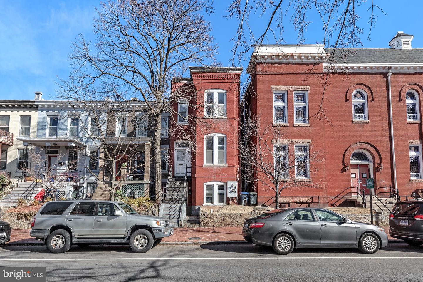 330 4TH ST SE, WASHINGTON, District Of Columbia 20003, 4 Bedrooms Bedrooms, ,2 BathroomsBathrooms,Residential,For sale,330 4TH ST SE,DCDC2186578 MLS # DCDC2186578